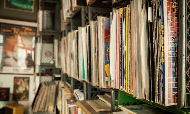 lifetime-collection-of-100000-vinyl-records-up-for-grabs
